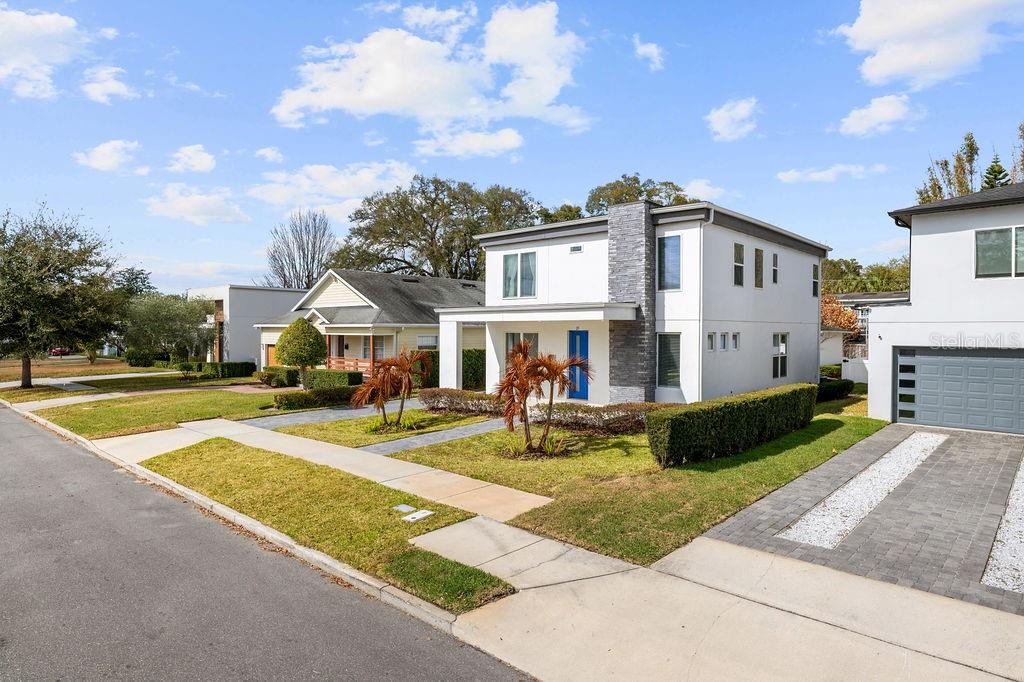 21 West Steele Street Orlando, FL 32804 - Photo 2 of 31