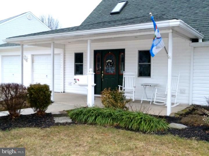 51 Hemlock Road Levittown, PA 19056 - Photo 5 of 25 Porch