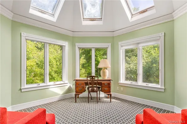 $2,300,000 | 6 Love Lane, Harrison, NY 10528