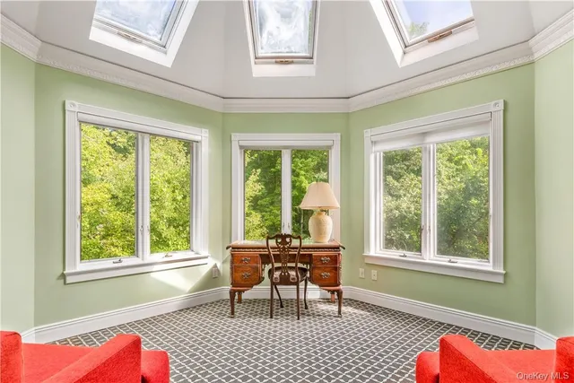 $2,300,000 | 6 Love Lane, Harrison, NY 10528