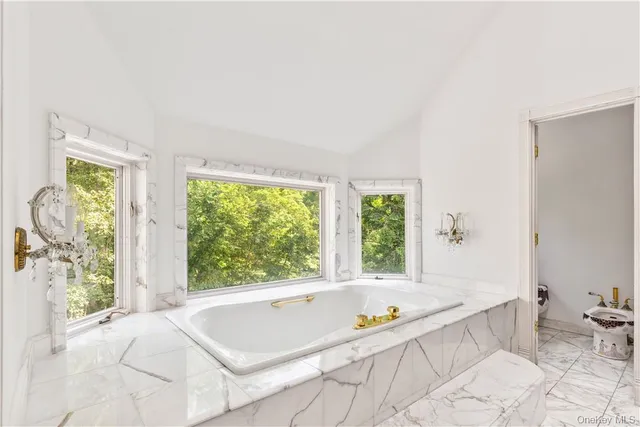 $2,300,000 | 6 Love Lane, Harrison, NY 10528