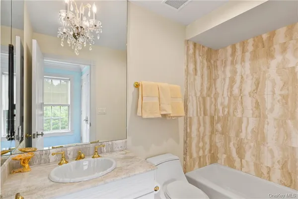$2,300,000 | 6 Love Lane, Harrison, NY 10528