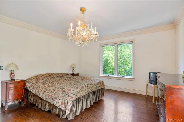 $2,300,000 | 6 Love Lane, Harrison, NY 10528