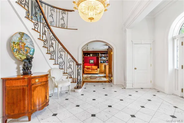 $2,300,000 | 6 Love Lane, Harrison, NY 10528
