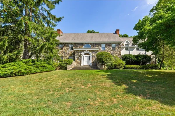 $2,300,000 | 6 Love Lane, Harrison, NY 10528