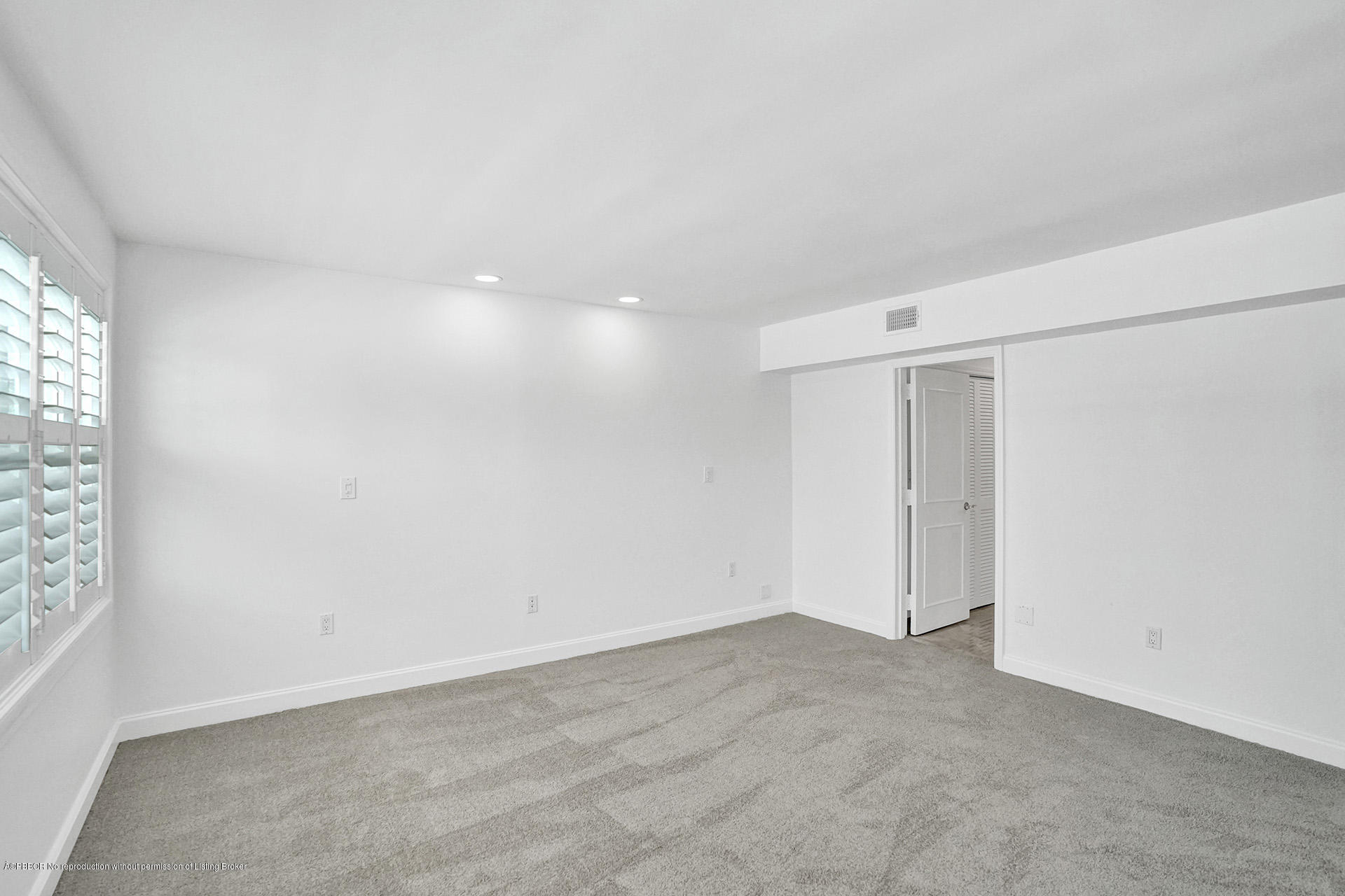 44 Cocoanut Row, Unit 308A Palm Beach, FL 33480 - Photo 15 of 22 a view of an empty room