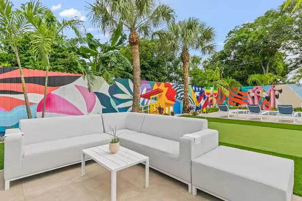 $8,000 | 322 Northwest 4th Avenue, Delray Beach, FL 33444