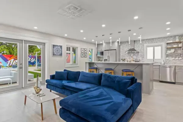 $8,000 | 322 Northwest 4th Avenue, Delray Beach, FL 33444