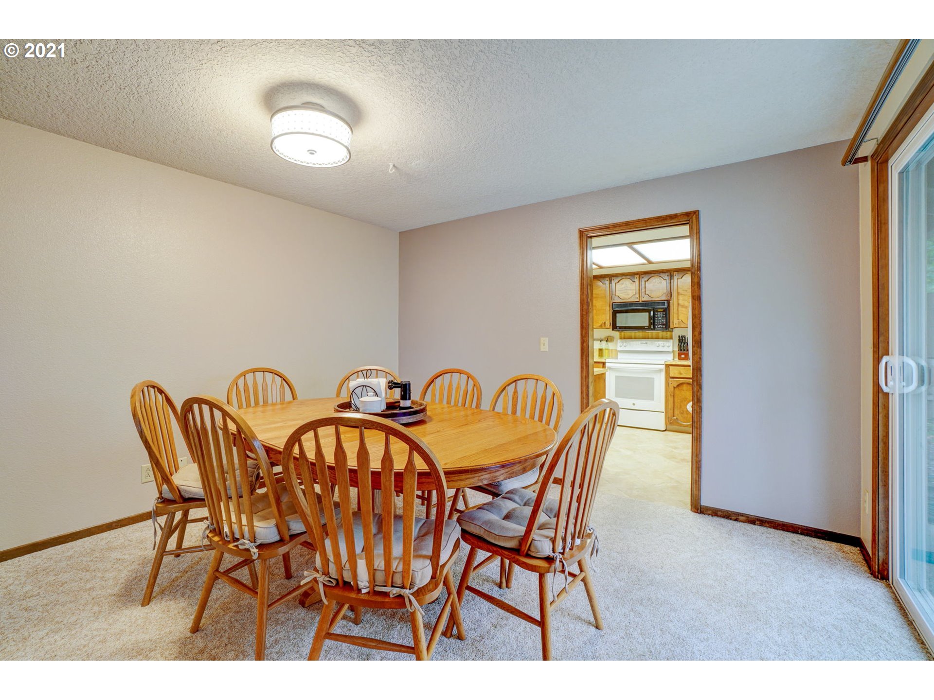 17705 Southwest Sumac Lane Aloha, OR 97007 - Photo 11 of 25 Gallery Image 11