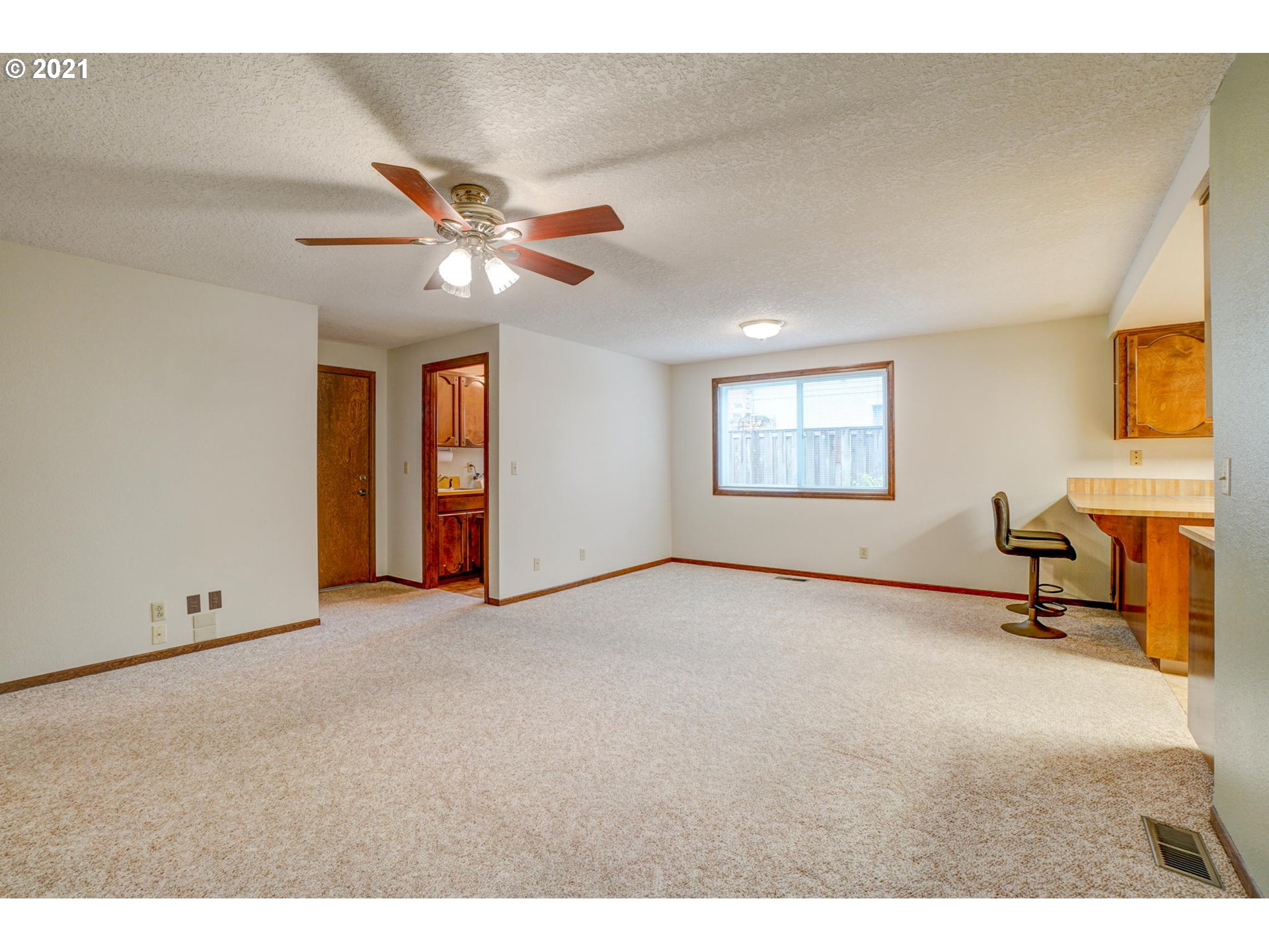 17705 Southwest Sumac Lane Aloha, OR 97007 - Photo 6 of 25 Gallery Image 6