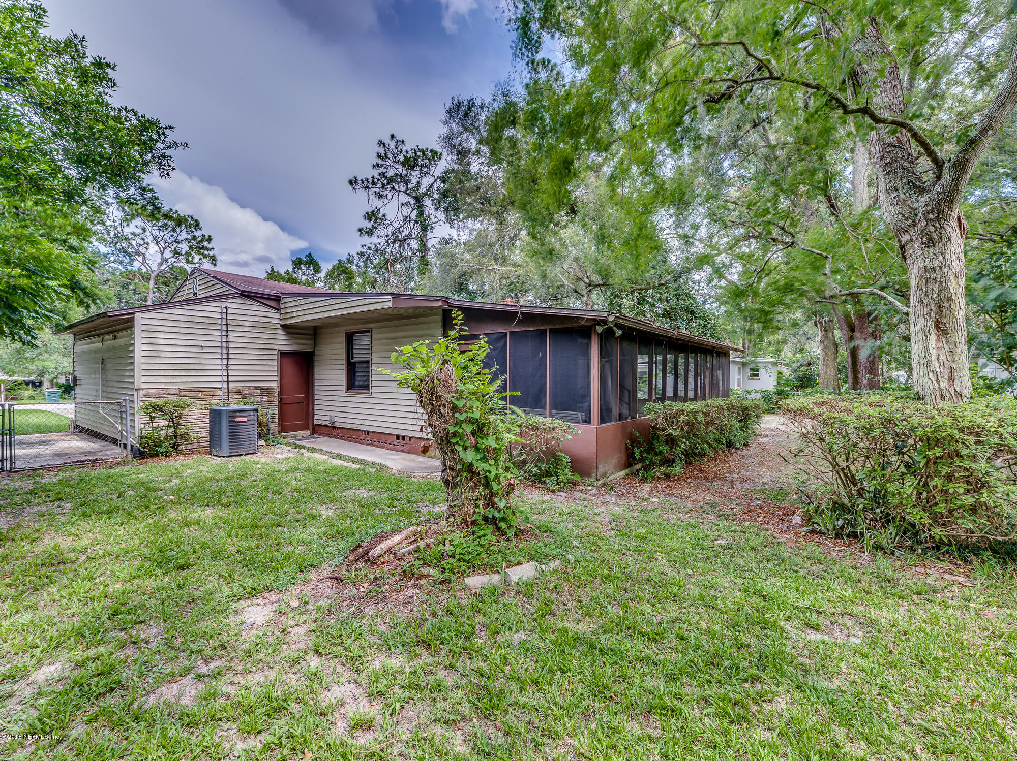 554 Glynlea Road Jacksonville, FL 32216 - Photo 11 of 44 JudyMoran (11 of 44)