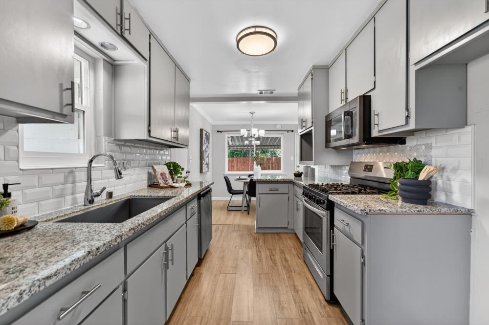 2708 Barbera Way Rancho Cordova, CA 95670 - Photo 5 of 50