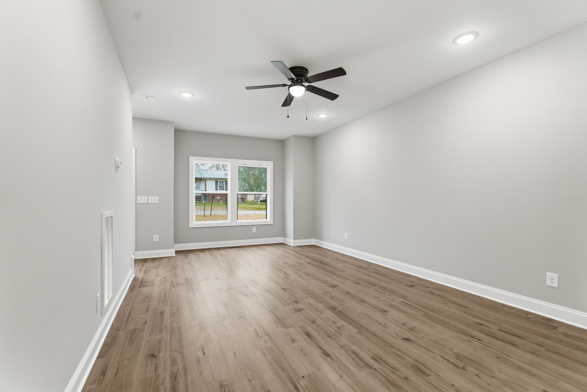 267 West Spring Street Smithville, TN 37166 - Photo 7 of 24