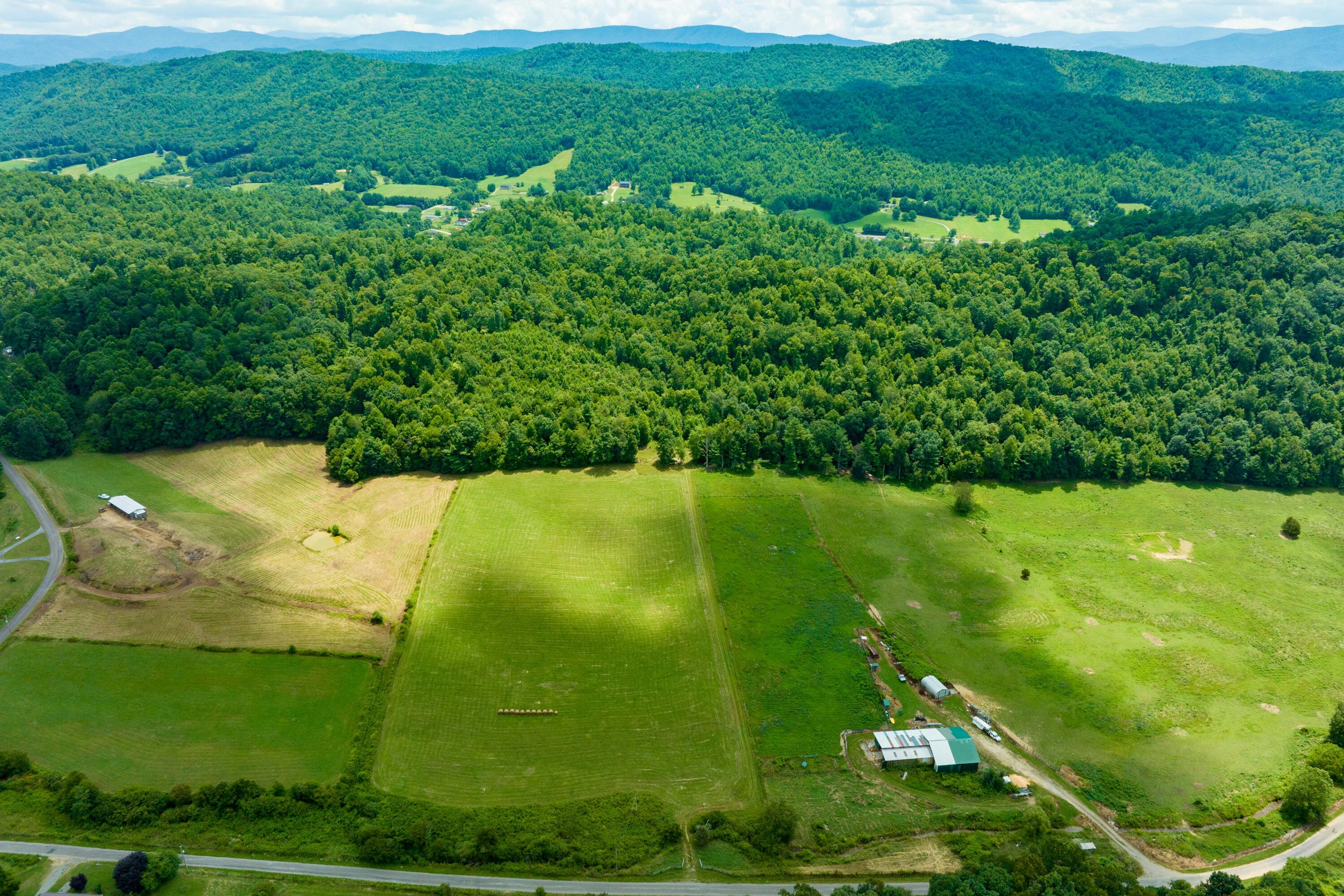 1228 Cobb Creek Road, Unit 2 Butler, TN 37640 - Photo 2 of 40 Tbd Cobb Creek (2 of 44)