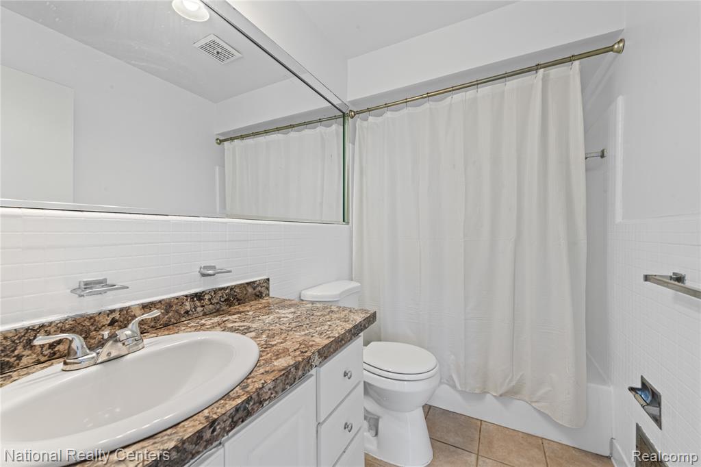 25665 Lahser Road, Unit B3 Southfield, MI 48033 - Photo 12 of 22