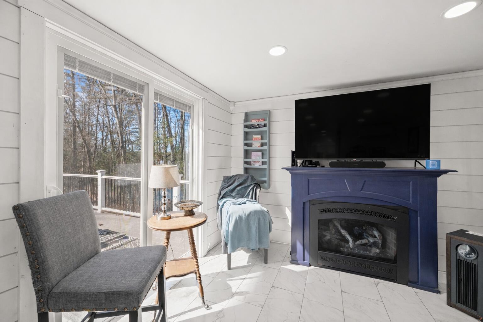 91 Duncan Road Jefferson, ME 04348 - Photo 6 of 38 Living room
