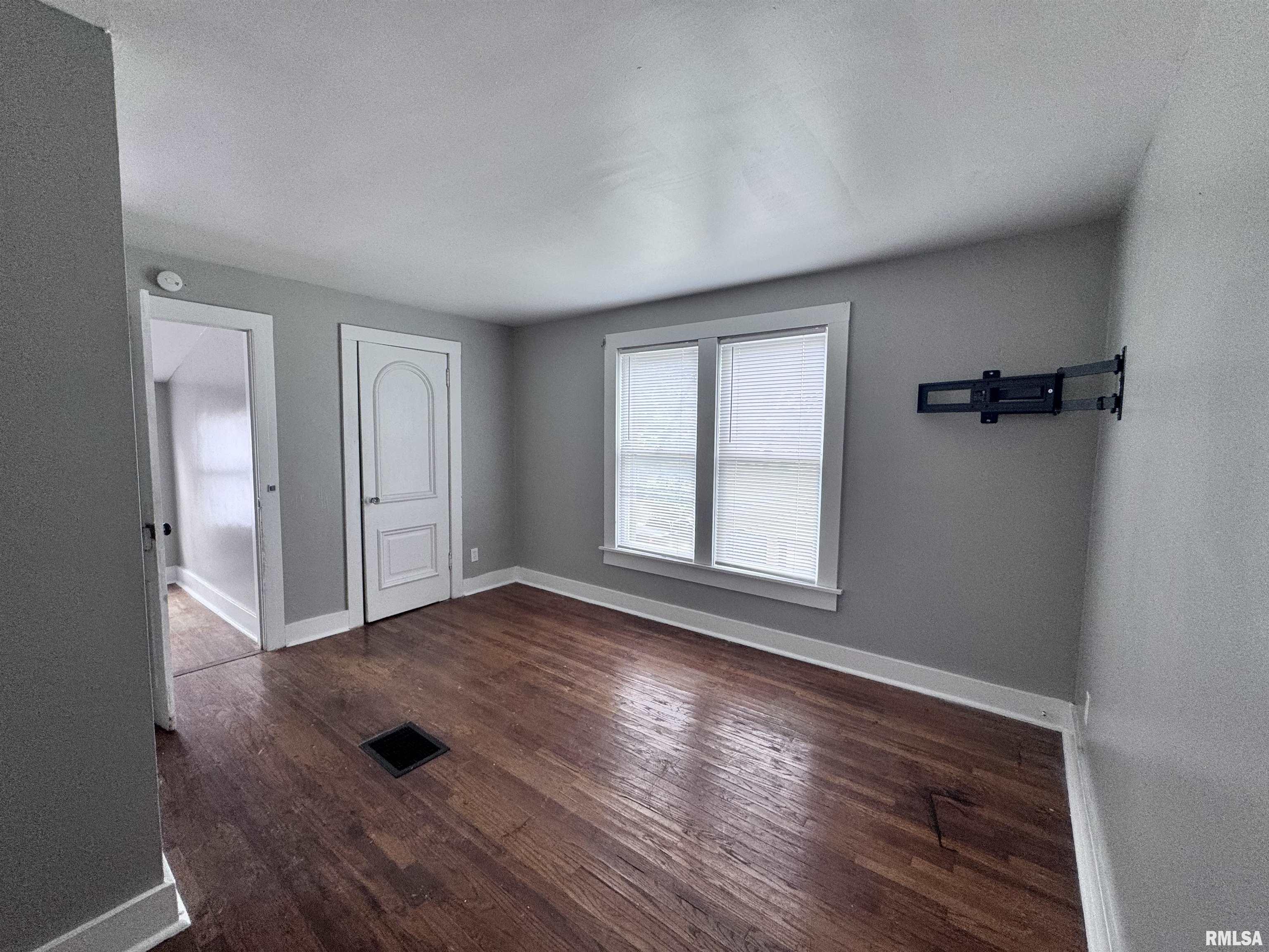 217 North Clay Street Macomb, IL 61455 - Photo 15 of 17