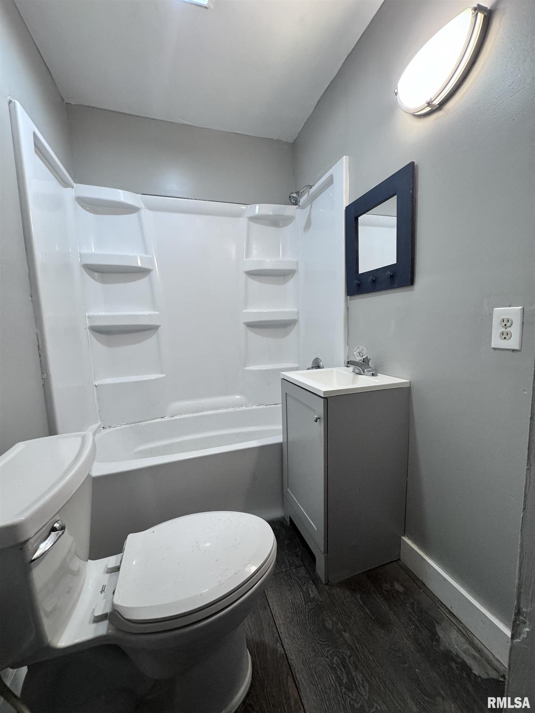 217 North Clay Street Macomb, IL 61455 - Photo 10 of 17