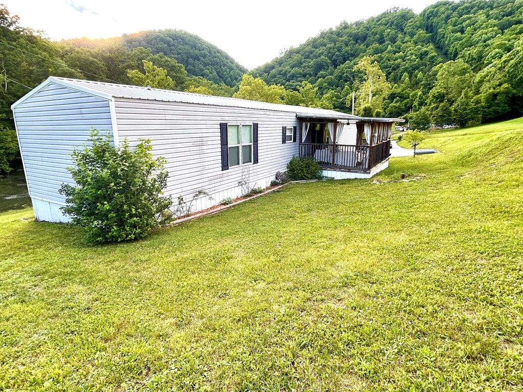 2364 Cedar Cliff Road Honaker, VA 24260 - Photo 10 of 27 Gallery Image 10
