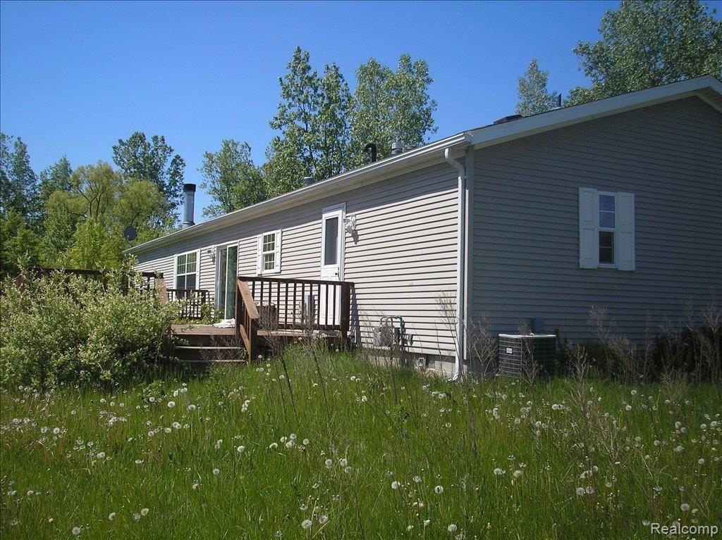 18337 Elwell Road Belleville, MI 48111 - Photo 4 of 15 deck