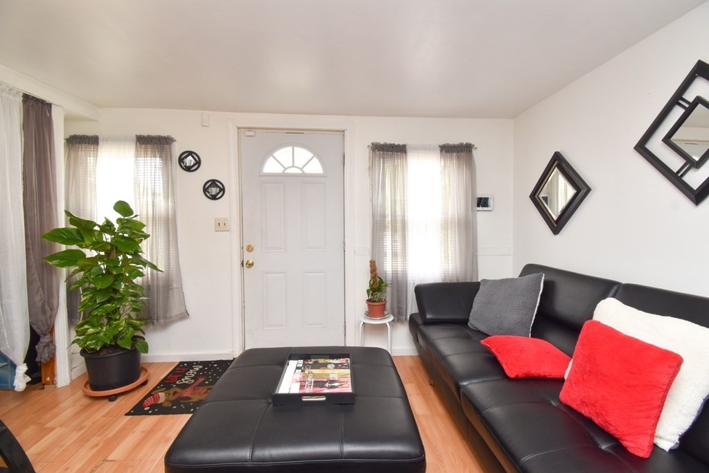 75 Wrentham Road Springfield, MA 01119 - Photo 4 of 24