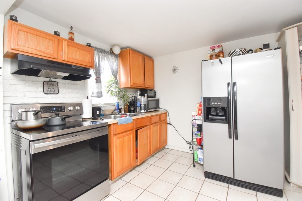 75 Wrentham Road Springfield, MA 01119 - Photo 10 of 24