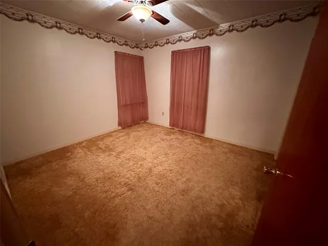 a view of entryway with window