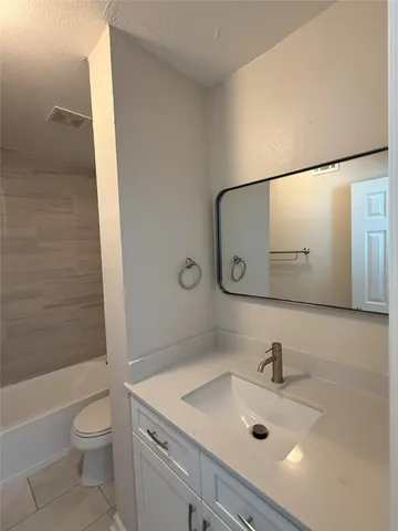 $800 | 1824 Thonig Road, Unit 7, Houston, TX 77055