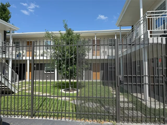 $800 | 1824 Thonig Road, Unit 7, Houston, TX 77055