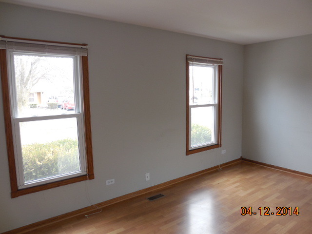 239 Capitol Drive Bolingbrook, IL 60440 - Photo 4 of 14