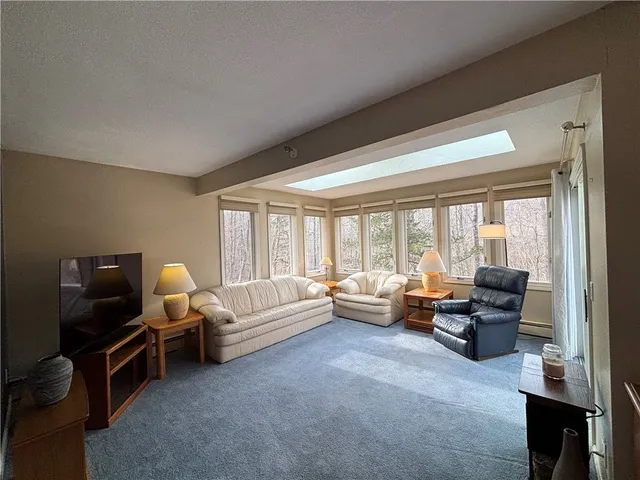 $369,900 | 62 Governors Hill, Unit 572, West Warwick, RI 02893