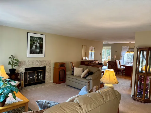 $369,900 | 62 Governors Hill, Unit 572, West Warwick, RI 02893