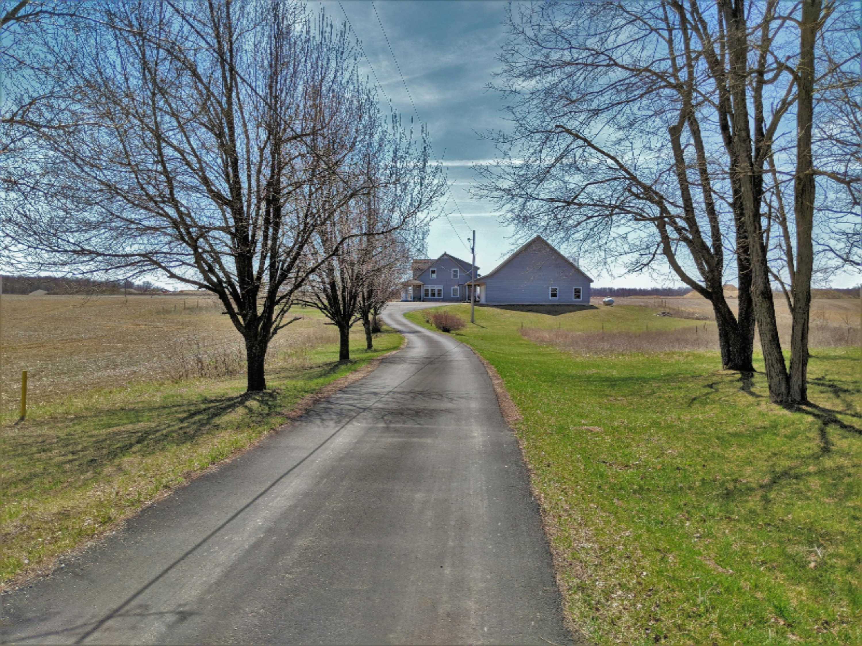 679 West Tuttle Road Ionia, MI 48846 - Photo 2 of 33 17
