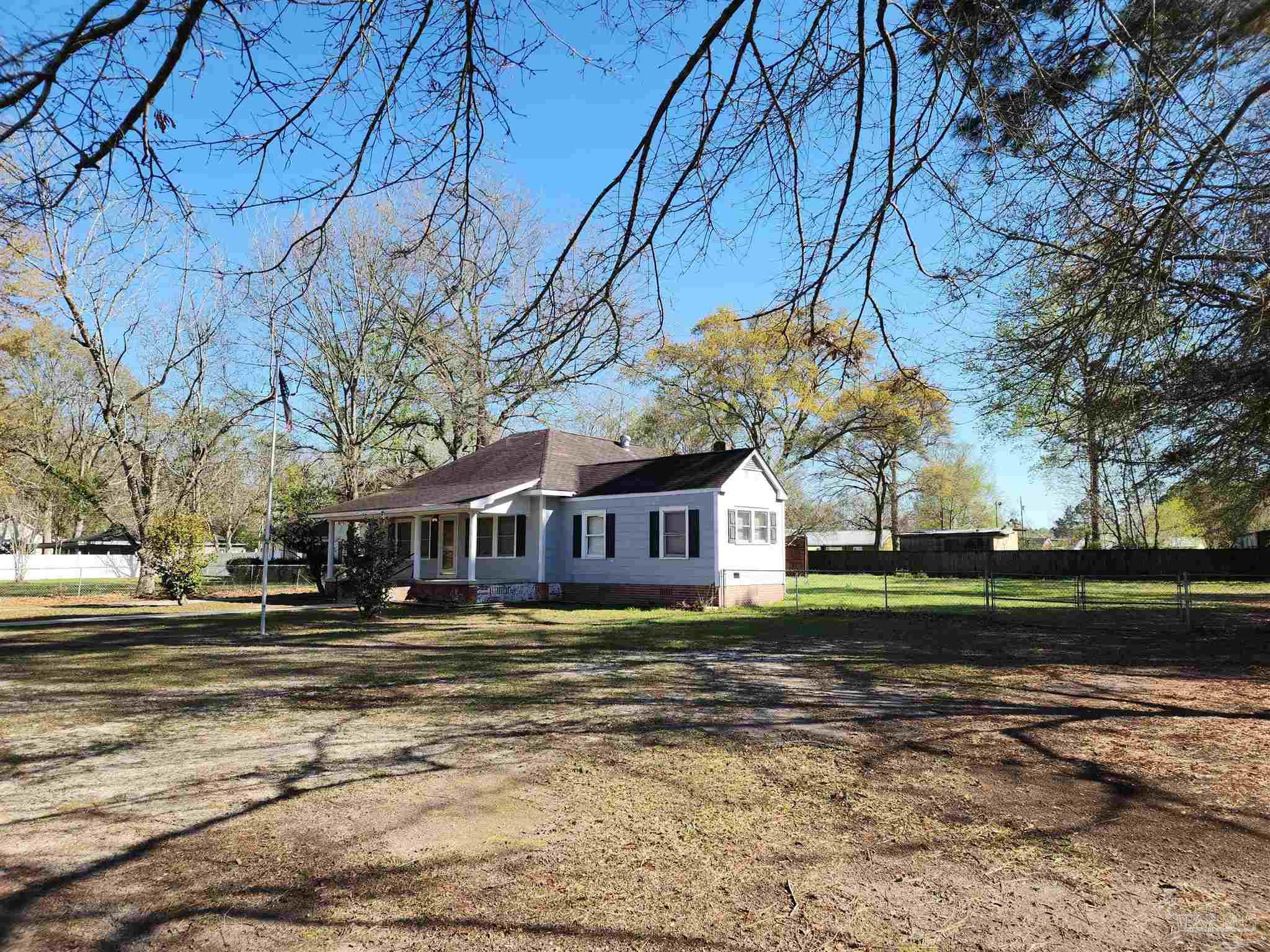 706 East Horner Street Atmore, AL 36502 - Photo 3 of 51