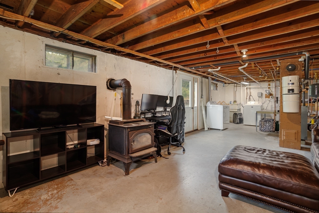 25 Ellis Road Westminster, MA 01473 - Photo 22 of 32 a garage with furniture