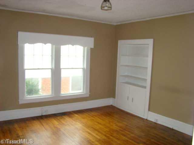 1111 Forrest Street High Point, NC 27262 - Photo 3 of 5 Dining Room.