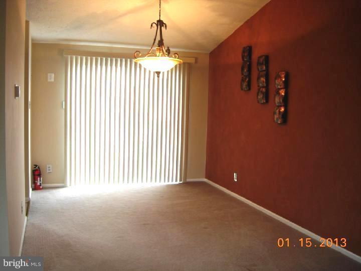 317 Aberdeen Road Williamstown, NJ 08094 - Photo 3 of 12 Dining Room