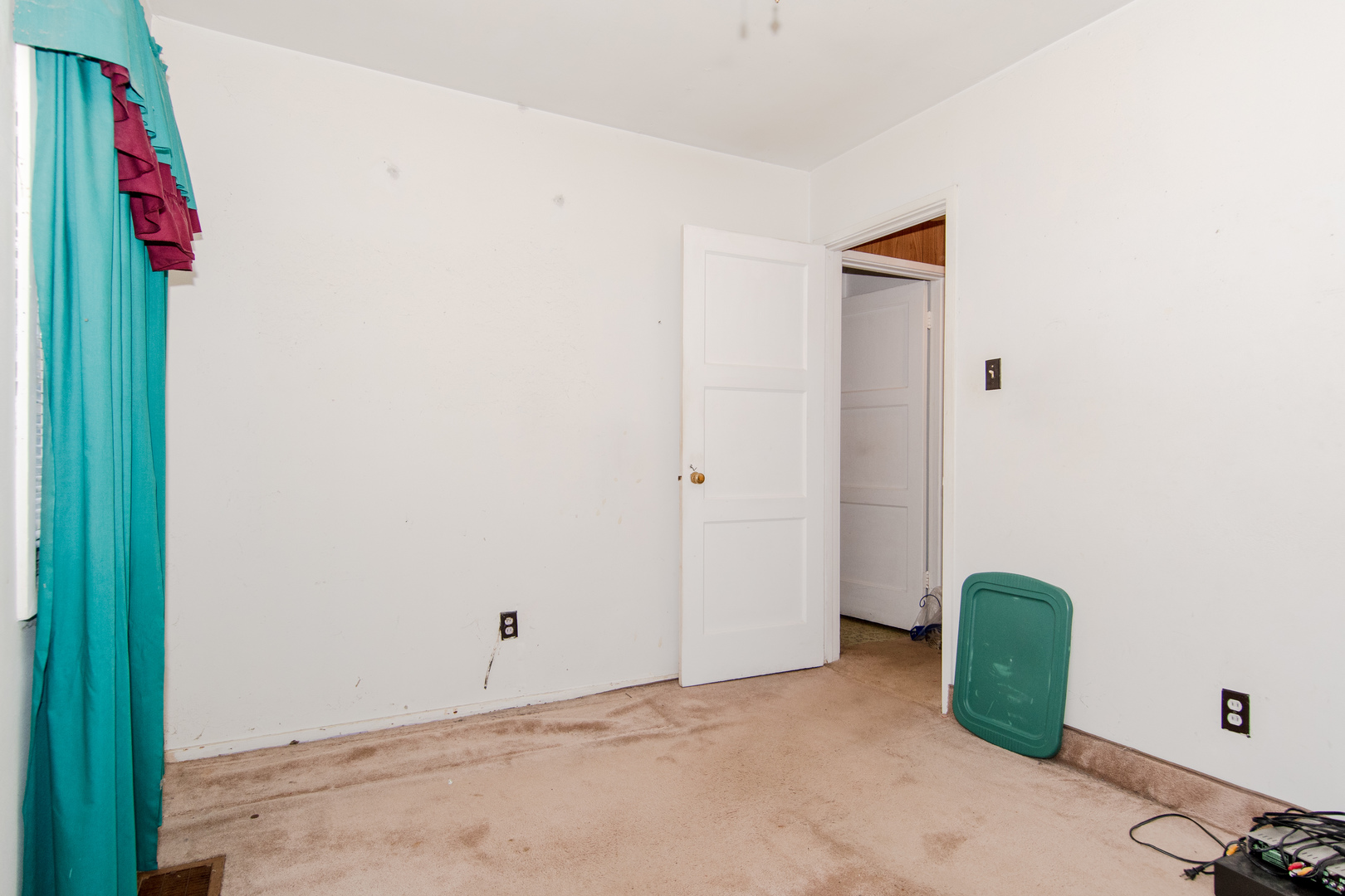 306 Luana Road Joliet, IL 60433 - Photo 22 of 25 a view of a room
