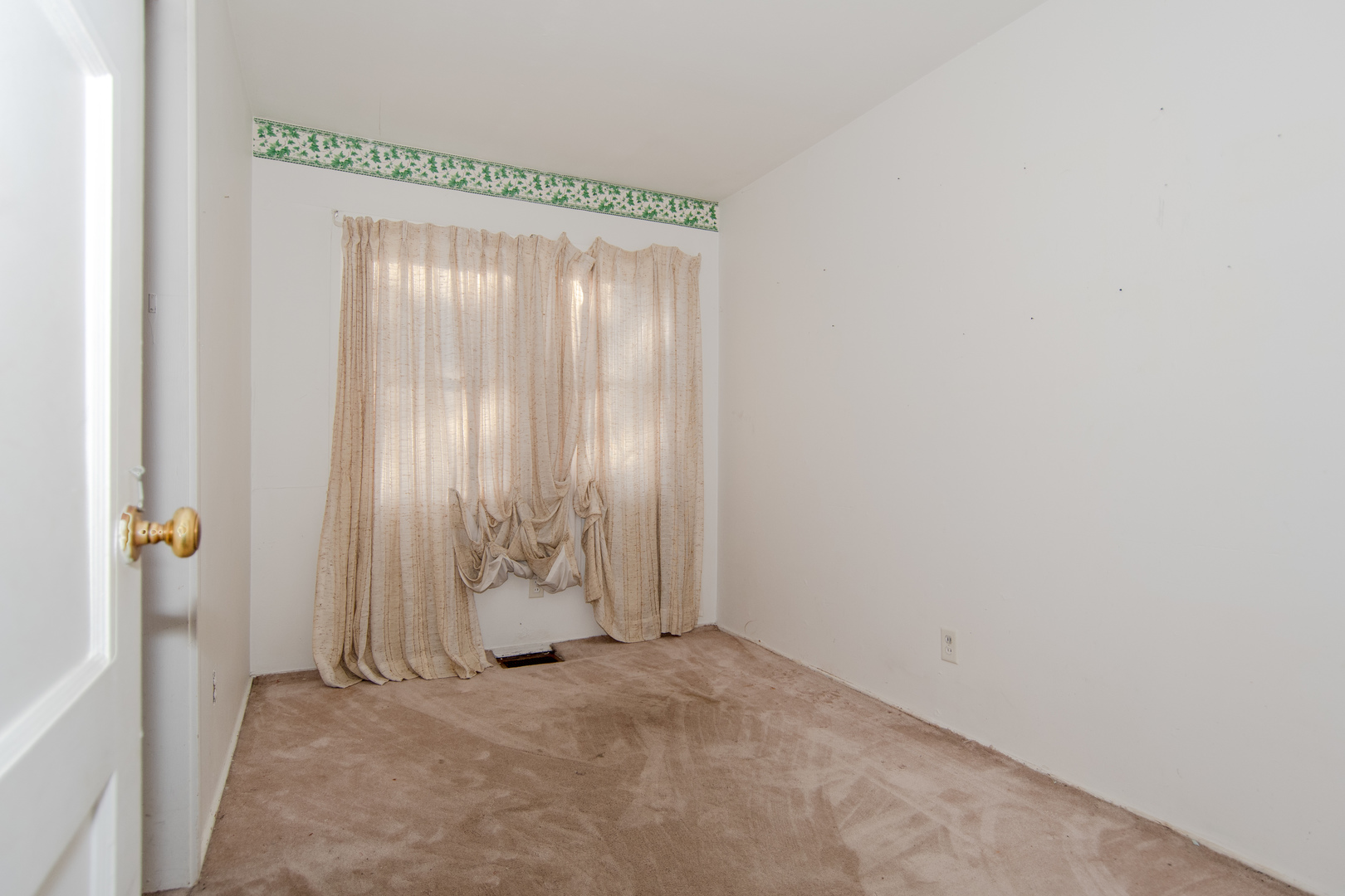 306 Luana Road Joliet, IL 60433 - Photo 23 of 25 a view of an empty room