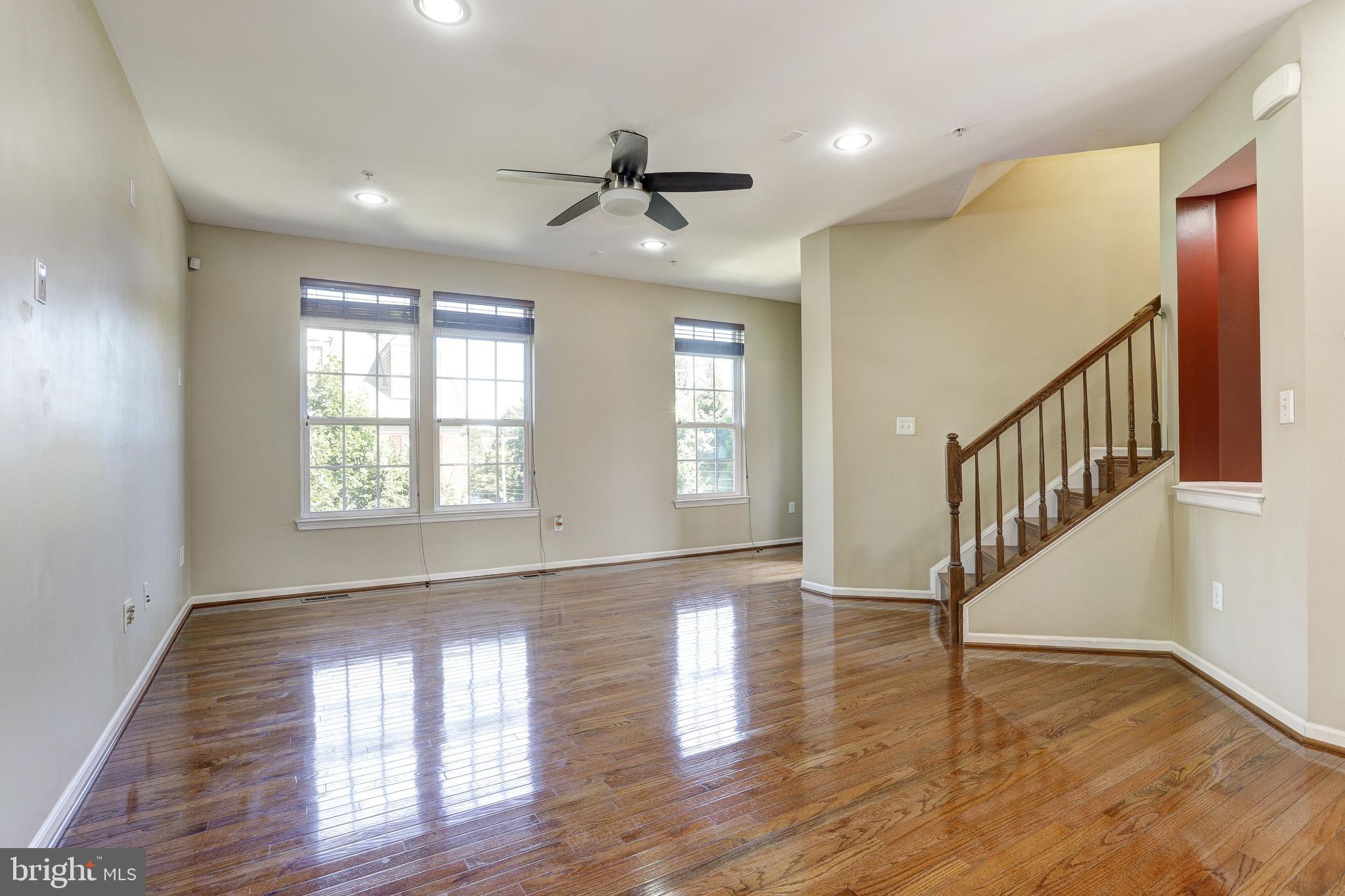 4715 Arsenal Road, Unit 40 Ellicott City, MD 21042 - Photo 13 of 40 Living Room
