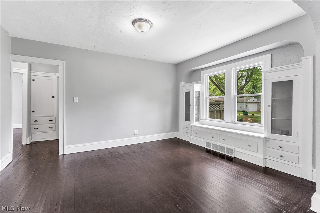 4002 Navahoe Road Cleveland Heights, OH 44121 - Photo 7 of 34