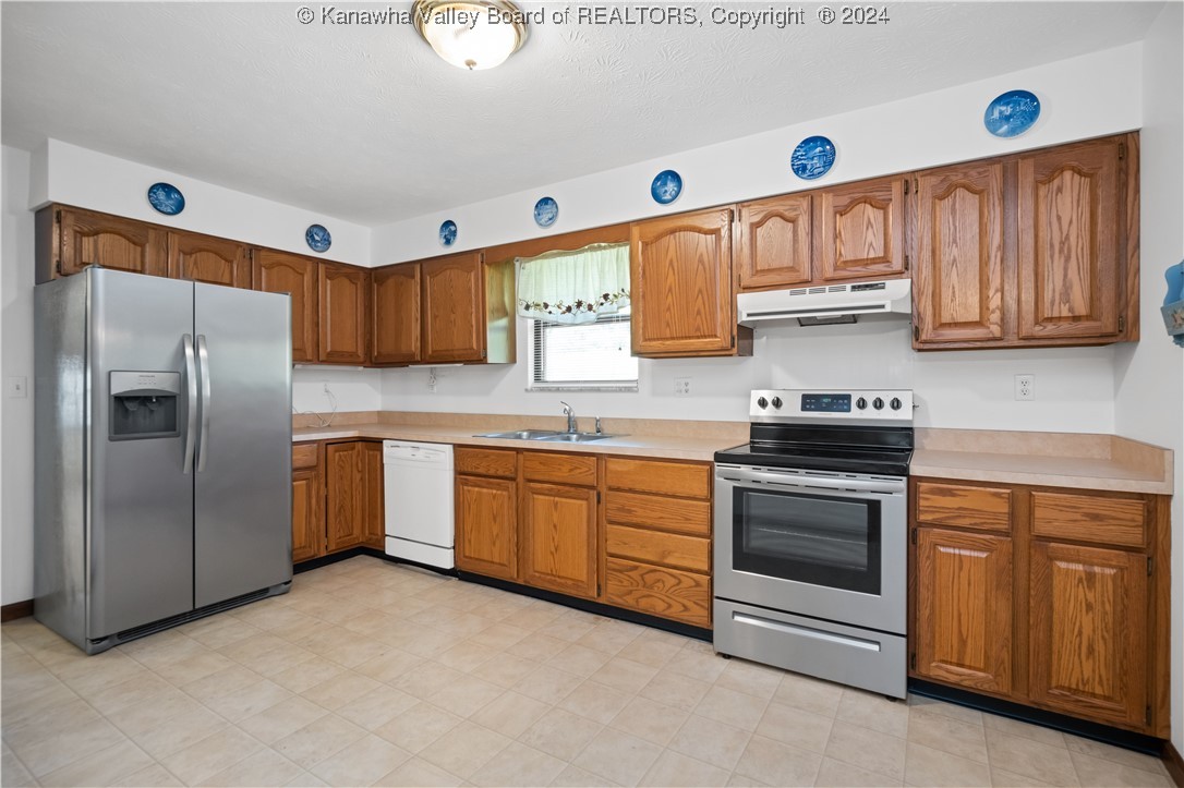 1322 Scott Depot Road Scott Depot, WV 25560 - Photo 7 of 40 Gallery Image 7