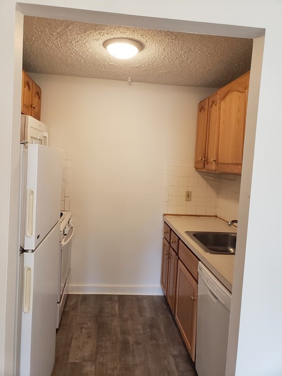 401 Great Road, Unit 2 Acton, MA 01720 - Photo 3 of 5 Gallery Image 3