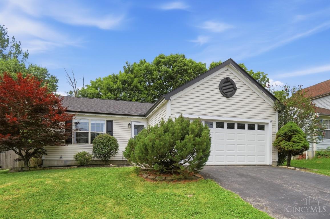9575 Deer Track Road West Chester, OH 45069 - Photo 4 of 56