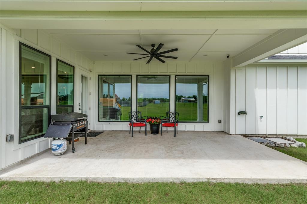 2255 County Road 377 Van Alstyne, TX 75495 - Photo 8 of 38 Back patio