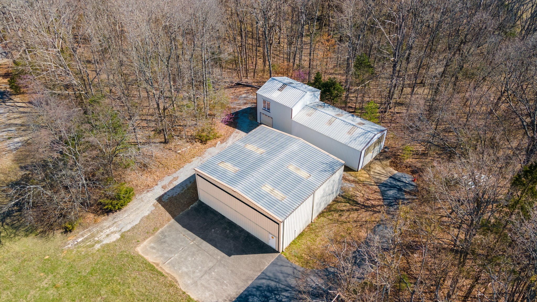 205 Gwynn Road, Unit HANGAR #8 Lebanon, TN 37090 - Photo 10 of 35 a view of an outdoor space with seating