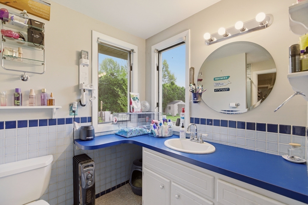 304 Bushee Road Swansea, MA 02777 - Photo 16 of 33