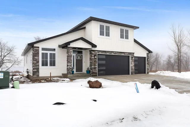 $639,900 | 26331 Preserve Drive, Elko New Market, MN 55020