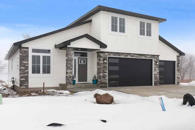 $639,900 | 26331 Preserve Drive, Elko New Market, MN 55020