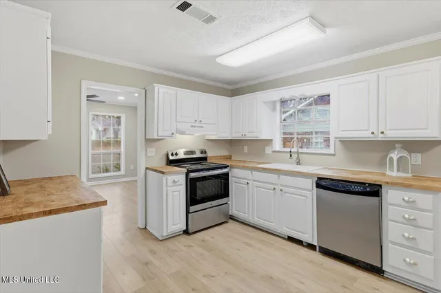 $219,500 | 1506 Edgewood Place, Clinton, MS 39056